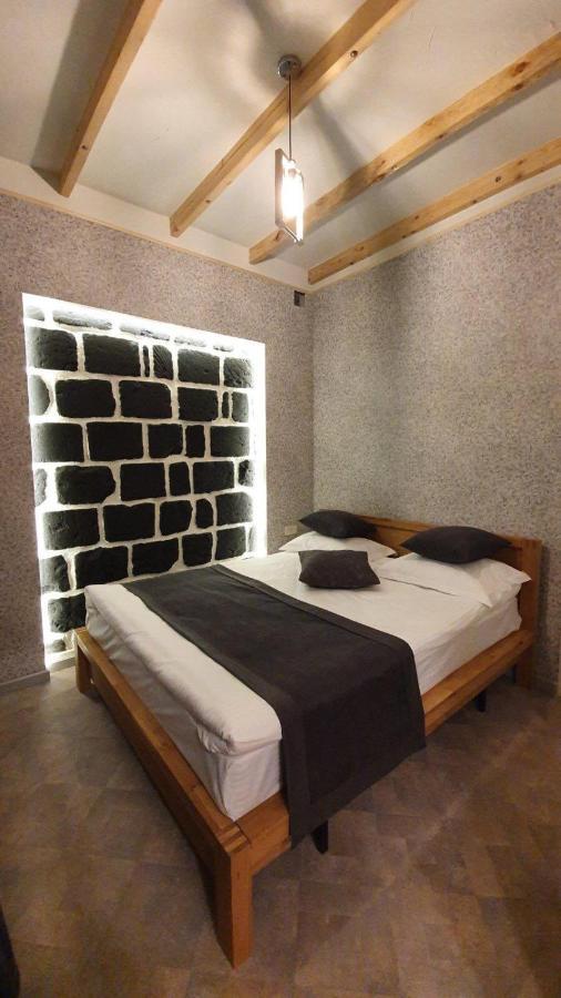 JINJOTEL Boutique Hotel Gyumri Extérieur photo