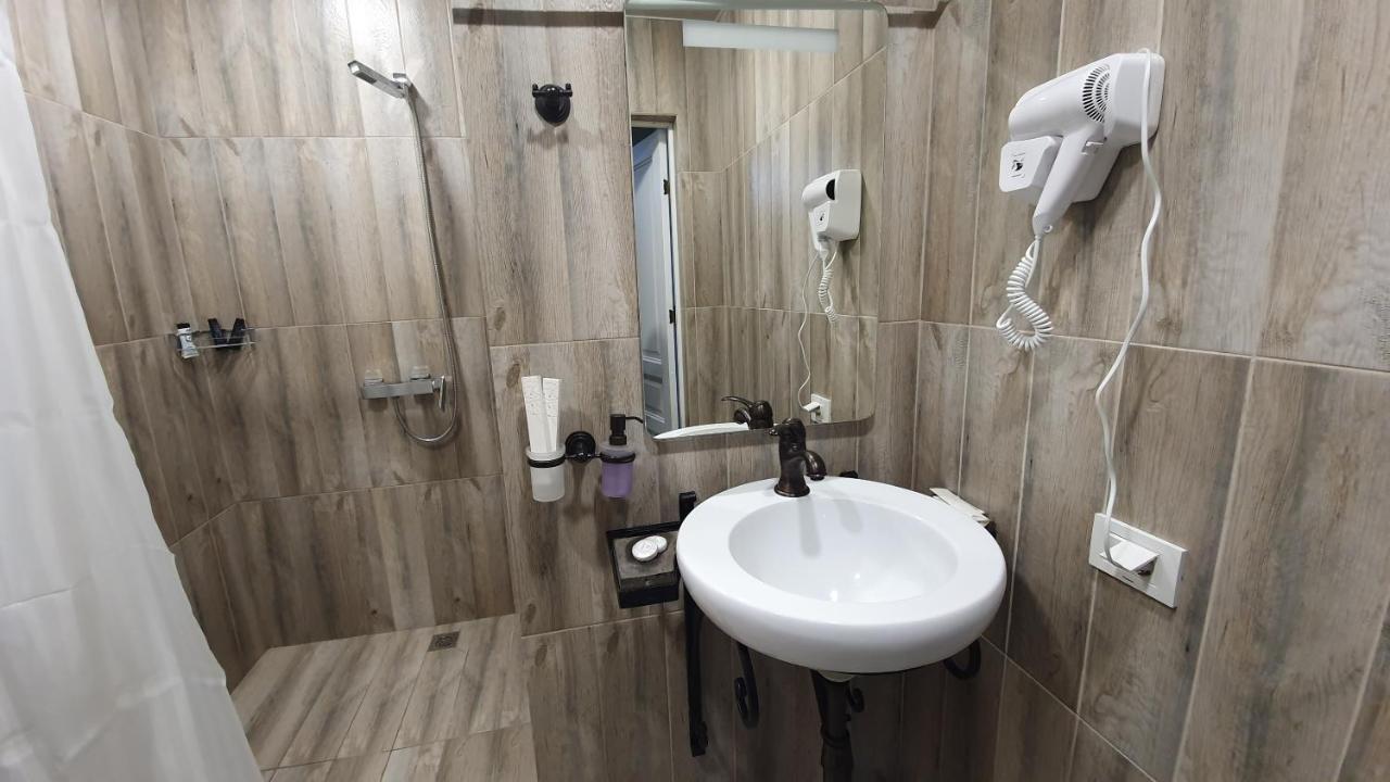 JINJOTEL Boutique Hotel Gyumri Extérieur photo